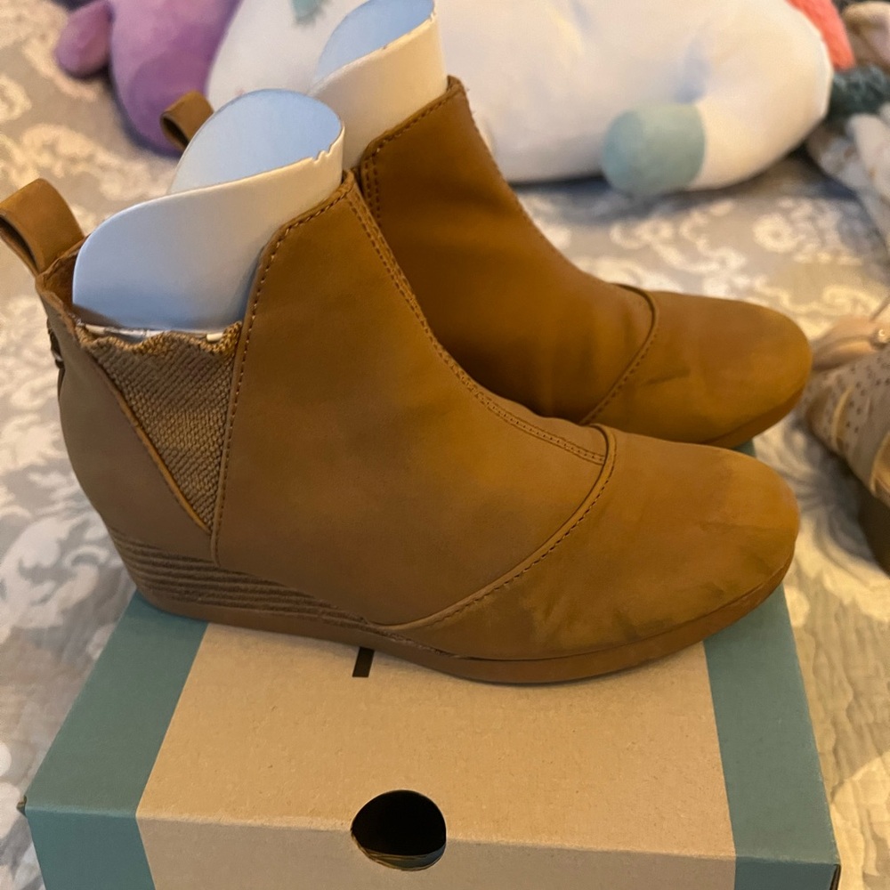 Girls Toms wedge booties